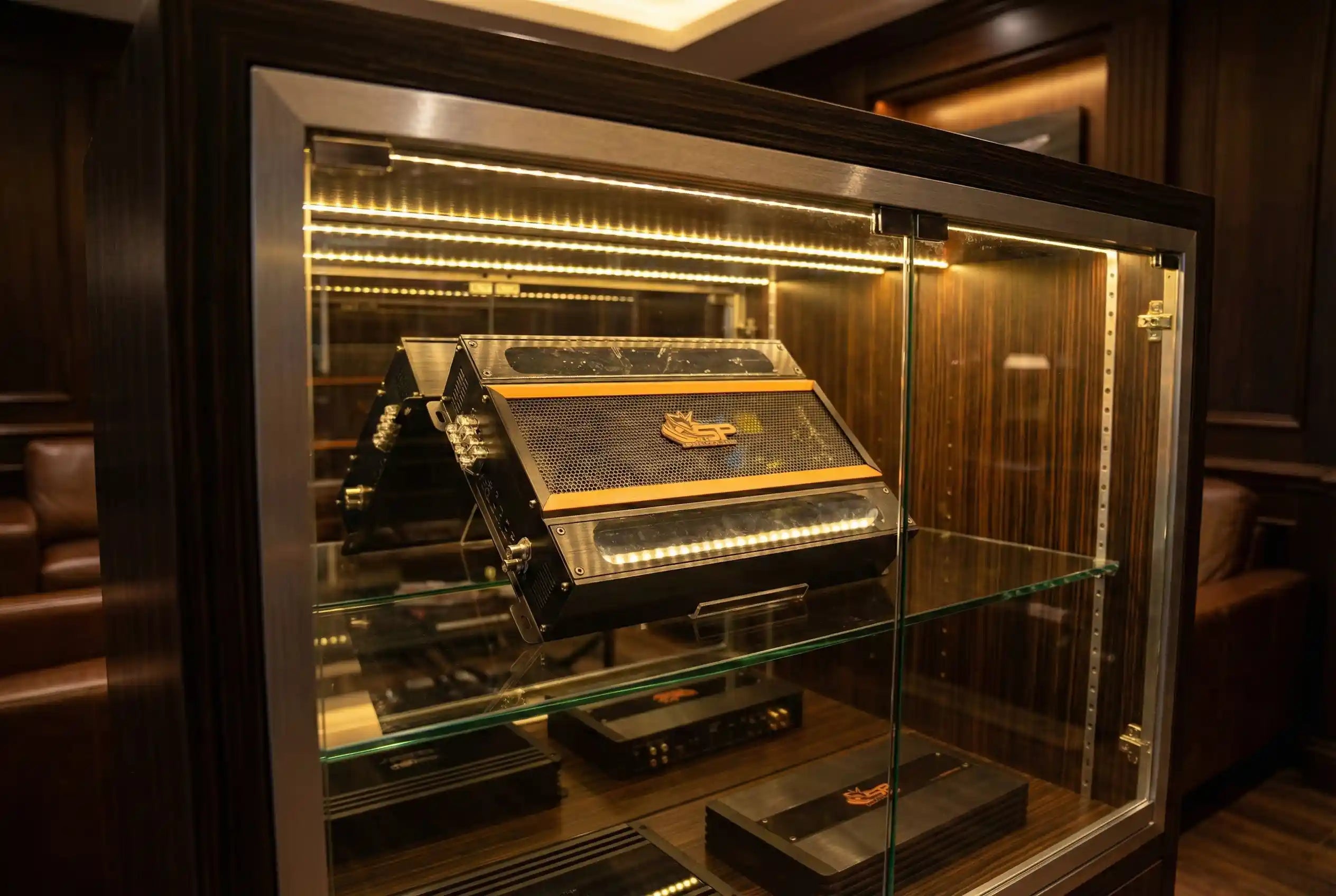 AUDIO AMPLIFIER UTOMOTIVE- MONO